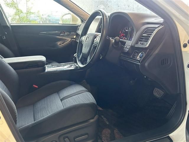 TOYOTA CROWN SEDAN 2014 Image 31