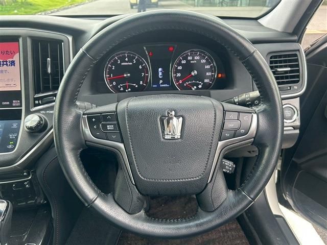 TOYOTA CROWN SEDAN 2014 Image 31