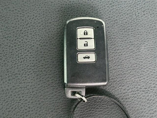 TOYOTA CROWN SEDAN 2014 Image 31