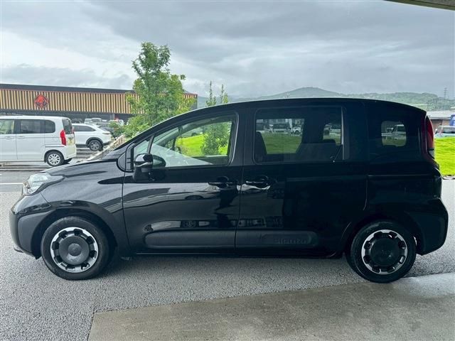 TOYOTA SIENTA 2022 Image 31