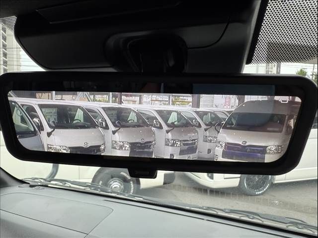 TOYOTA HIACE VAN 4WD 2021 Image 31