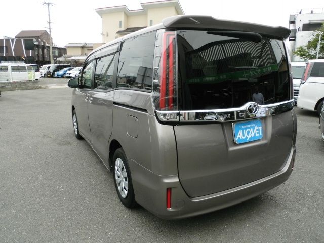 TOYOTA NOAH 2018 Image 31
