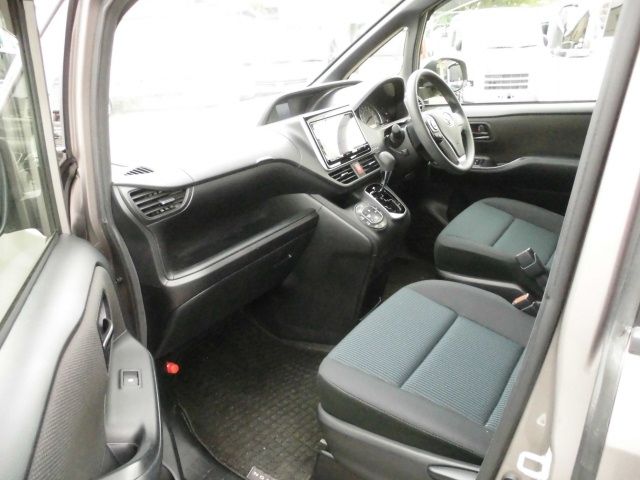 TOYOTA NOAH 2018 Image 31