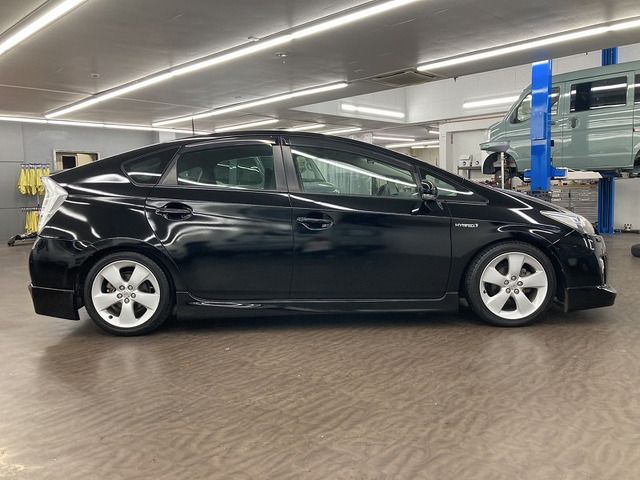 TOYOTA PRIUS 2011 Image 31