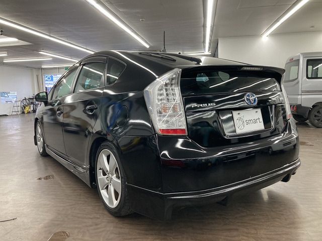 TOYOTA PRIUS 2011 Image 31