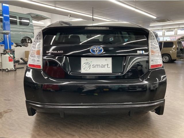 TOYOTA PRIUS 2011 Image 31