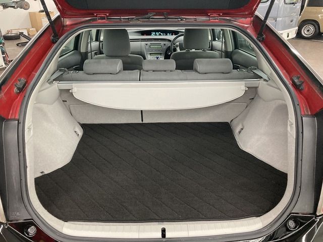 TOYOTA PRIUS 2011 Image 31