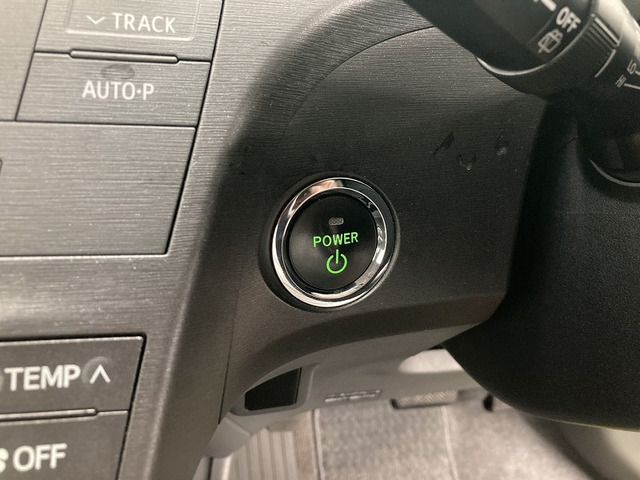 TOYOTA PRIUS 2011 Image 31