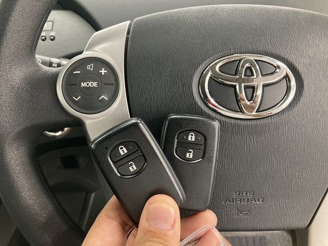 TOYOTA PRIUS 2011 Image 31