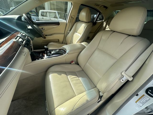 TOYOTA LEXUS LS600H 2015 Image 31