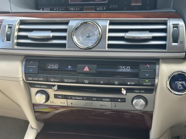 TOYOTA LEXUS LS600H 2015 Image 31