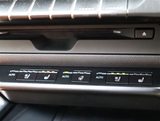 TOYOTA LEXUS UX200 2019 Image 31