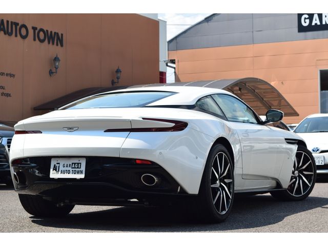 ASTON MARTIN ASTON MARTIN 2017 Image 31