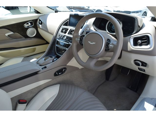 ASTON MARTIN ASTON MARTIN 2017 Image 31