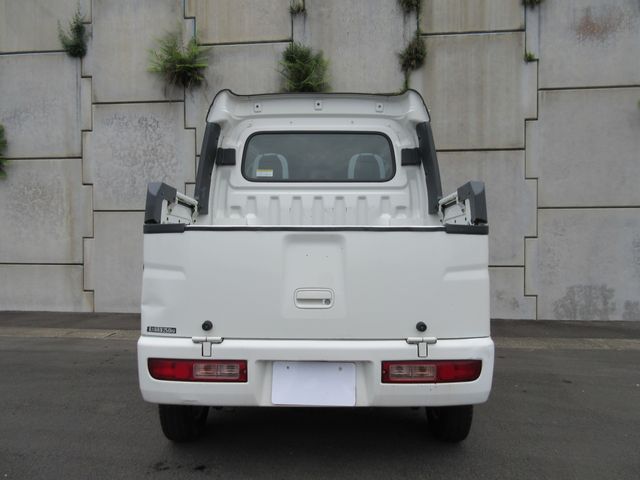 DAIHATSU HIJET DECKVAN 2016 Image 31