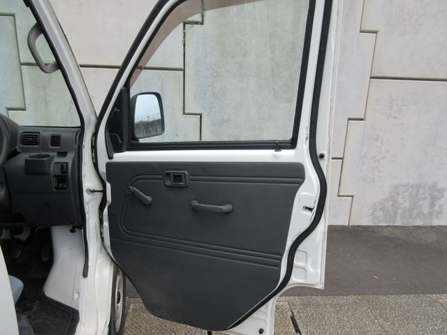 DAIHATSU HIJET DECKVAN 2016 Image 31