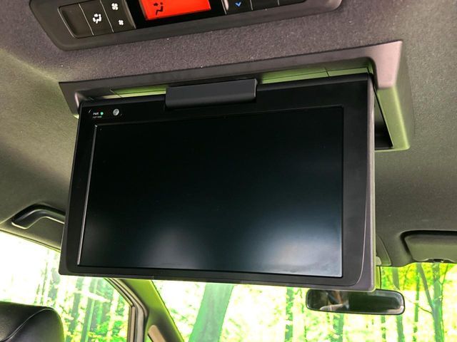 TOYOTA NOAH 2018 Image 31