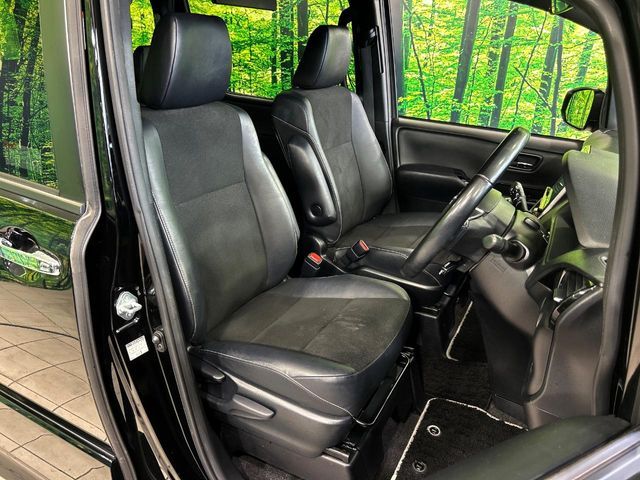 TOYOTA NOAH 2018 Image 31