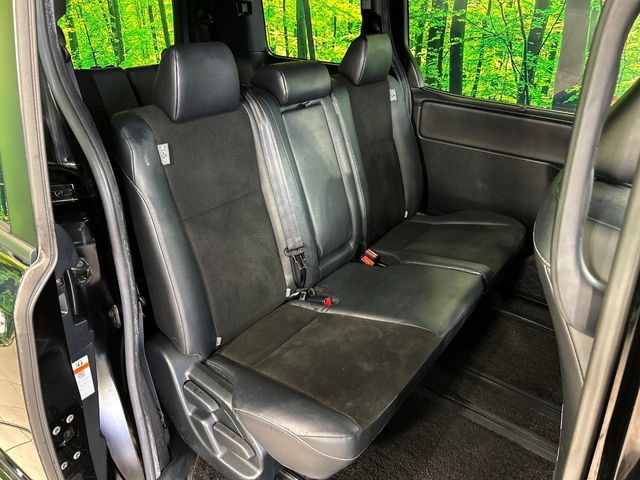 TOYOTA NOAH 2018 Image 31