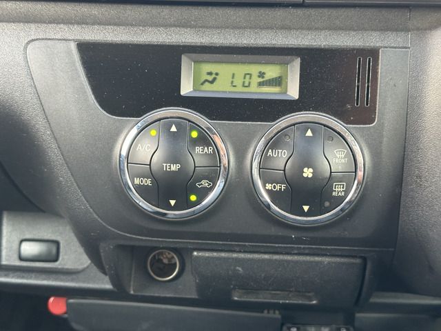 TOYOTA HIACE VAN 2WD 2012 Image 31