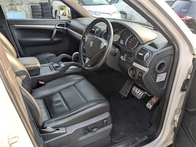 PORSCHE CAYENNE 2009 Image 31