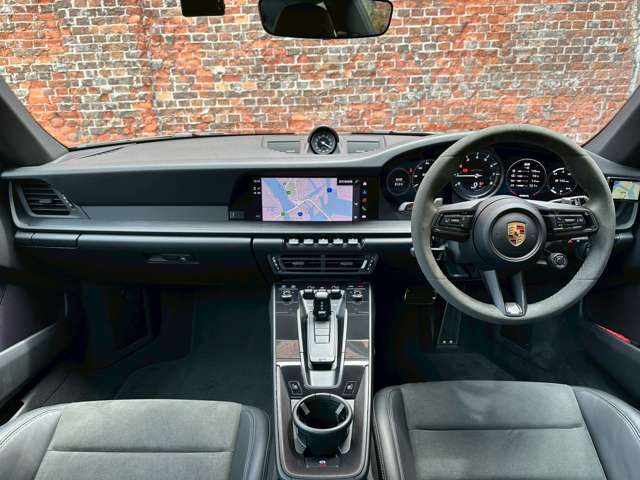 PORSCHE 911 2022 Image 31