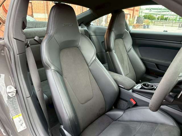 PORSCHE 911 2022 Image 31