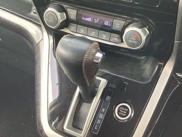 NISSAN SERENA  S-HYBRID 4WD 2017 Image 31