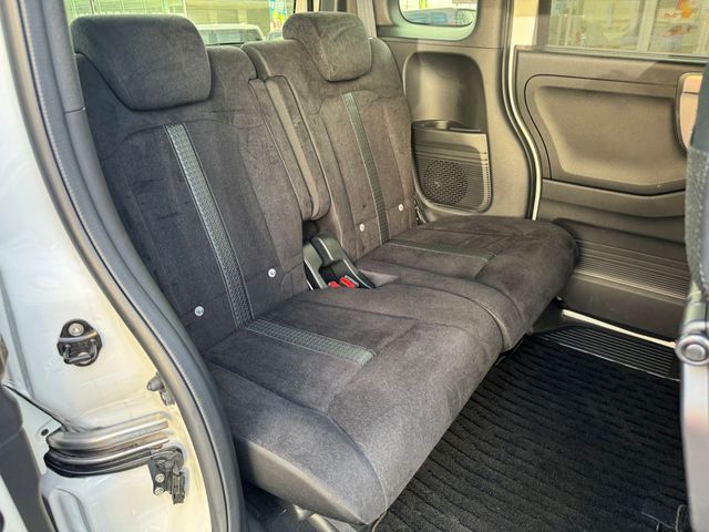 HONDA N BOX CUSTOM 4WD 2023 Image 31