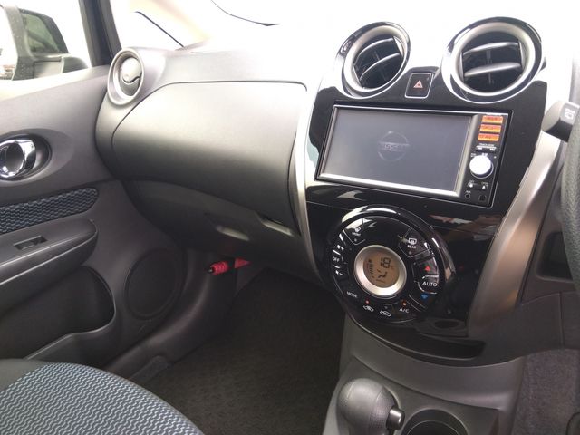 NISSAN NOTE 2014 Image 31