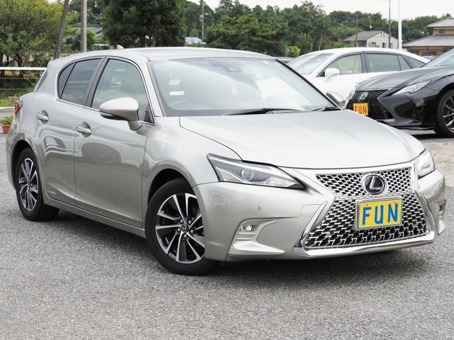 TOYOTA LEXUS CT200H 2022 Image 31