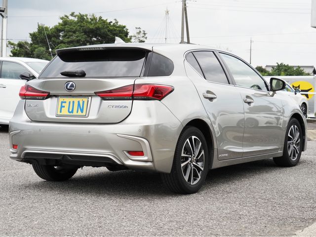 TOYOTA LEXUS CT200H 2022 Image 31