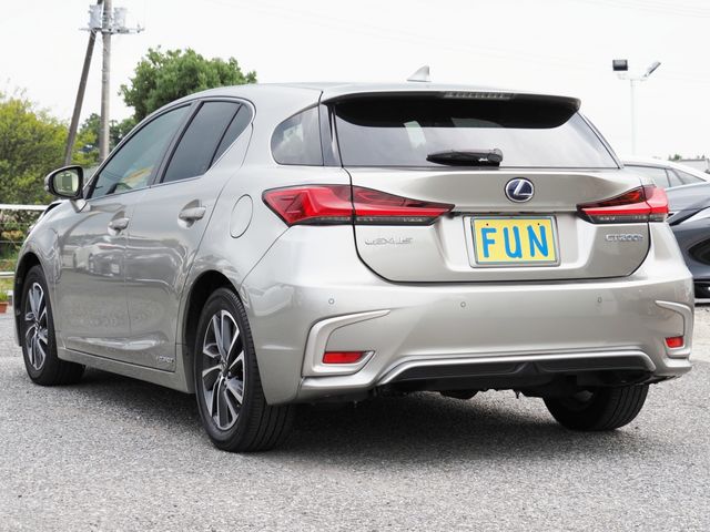 TOYOTA LEXUS CT200H 2022 Image 31