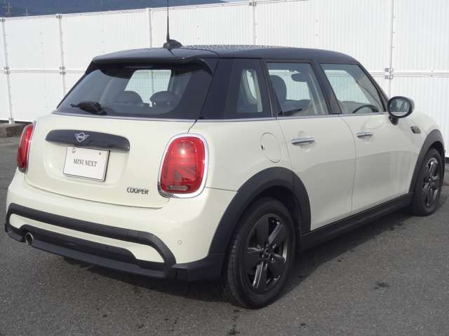 BMW MINI COOPER 5DOOR 2022 Image 31