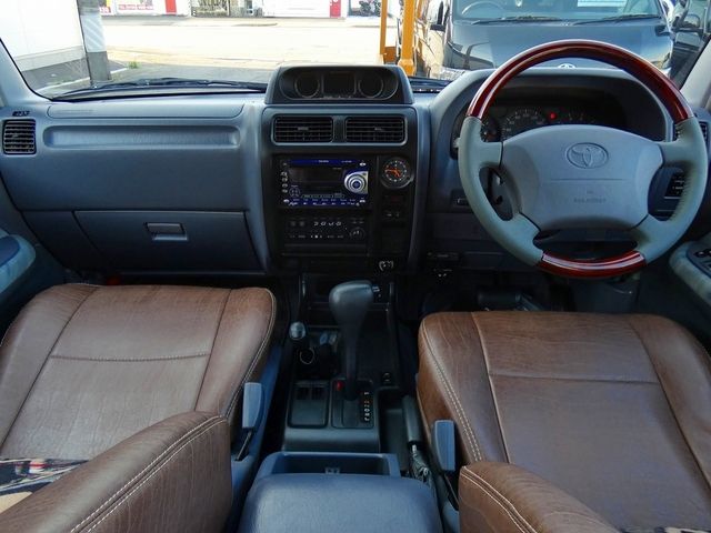 TOYOTA LANDCRUISER PRADO 2000 Image 31