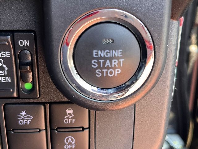 TOYOTA TANK 2018 Image 31