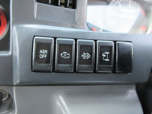 ISUZU  2014 Image 31