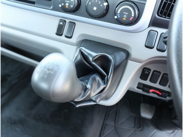 MITSUBISHI CANTER 2018 Image 31