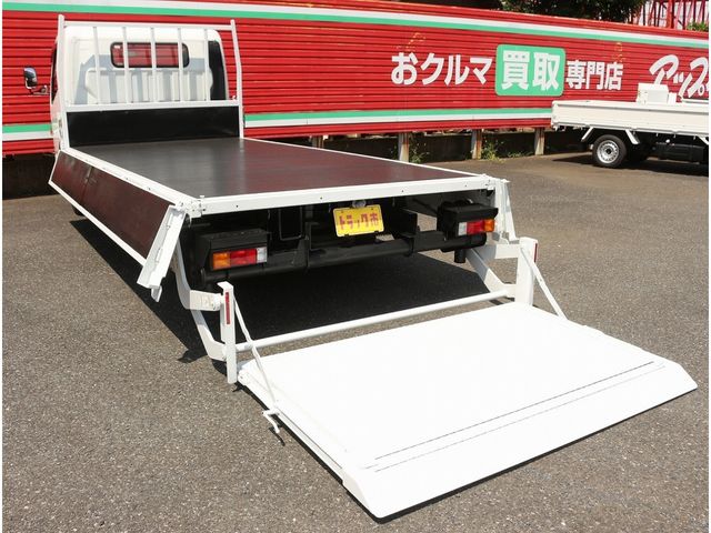 MITSUBISHI CANTER 2018 Image 31