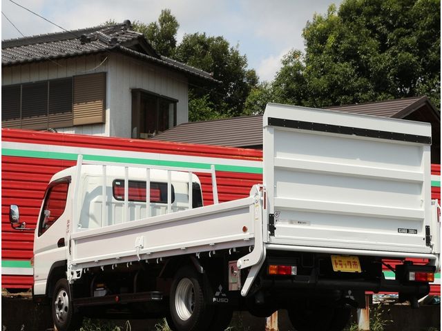 MITSUBISHI CANTER 2018 Image 31