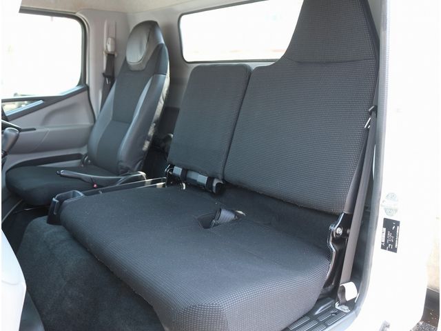 MITSUBISHI CANTER 2018 Image 31