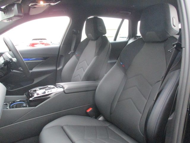 BMW 5SERIES TOURING 2024 Image 31