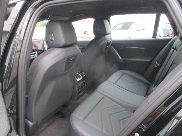 BMW 5SERIES TOURING 2024 Image 31