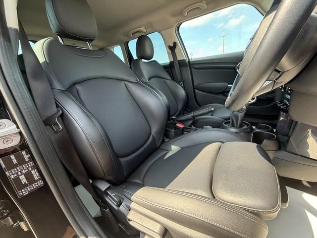 BMW MINI COOPER D 5DOOR 2018 Image 31