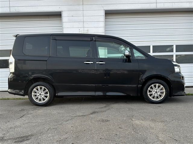 TOYOTA VOXY 4WD 2011 Image 31