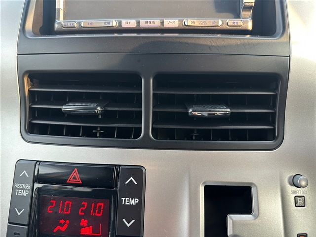 TOYOTA VOXY 4WD 2011 Image 31