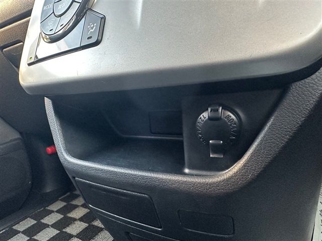 TOYOTA VOXY 4WD 2011 Image 31