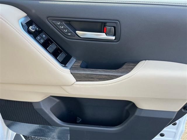 TOYOTA LANDCRUISER WAGON 2023 Image 31