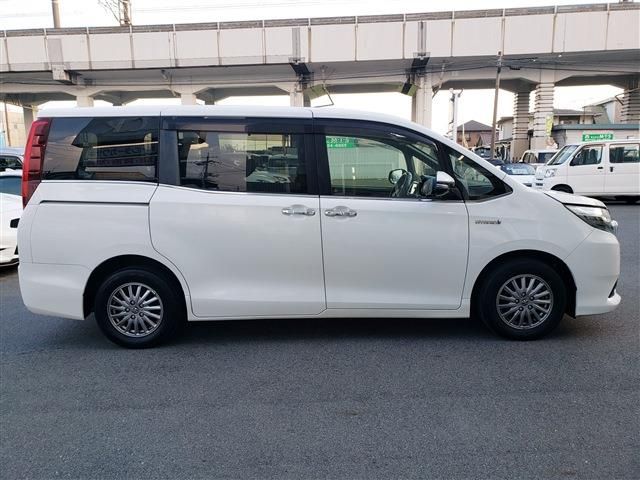 TOYOTA ESQUIRE HYBRID 2015 Image 31