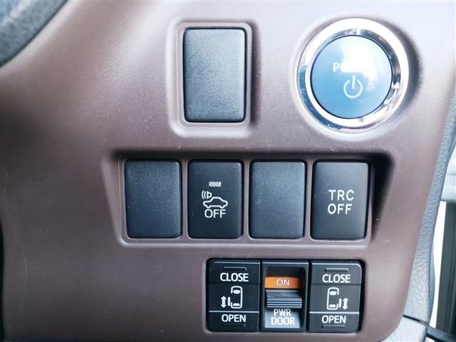 TOYOTA ESQUIRE HYBRID 2015 Image 31